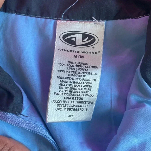 Athletic Works windbreaker - Picture 2 of 3
